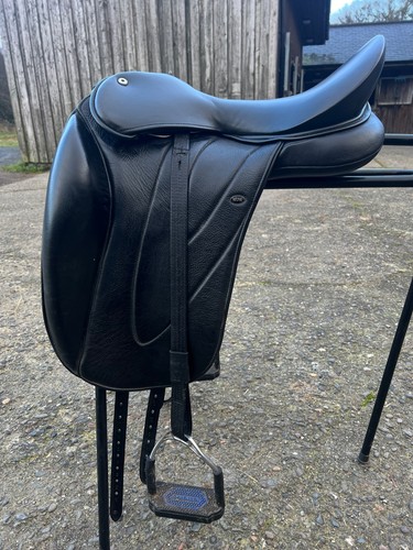 Wow dressage saddle size - saddle, 1