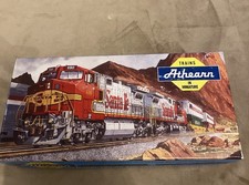 ATHEARN  HO SANTA FE Daylight