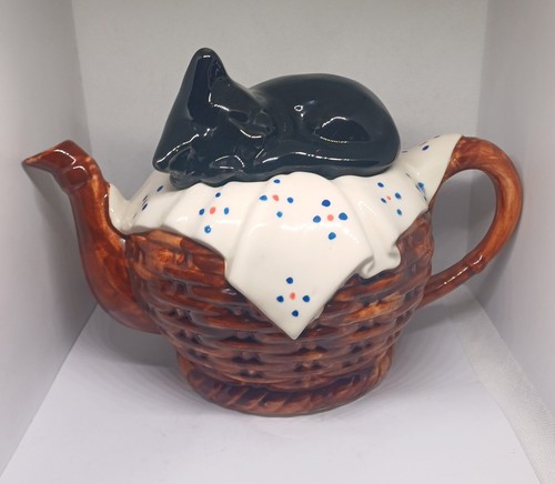 Tony carter cat basket - on, a