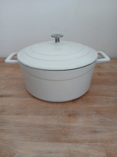 Unbranded cast iron - unbranded, casserole