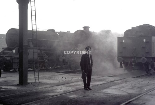 572 steam railway photo - steam,