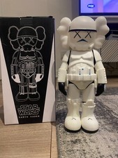 Kaws x Star wars Darth vader