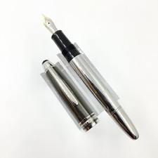 Montblanc 146 Solitaire Hematite Platinum Fountain Pen,  fine 18K Gold nib