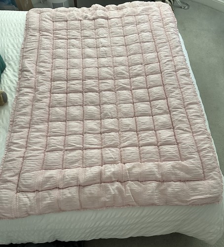 Vintage pink bed quilt - pink,