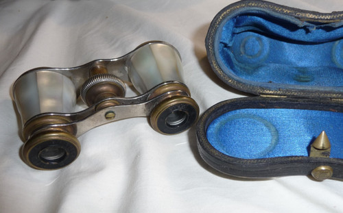 Opera glasses binoculars - opera, la