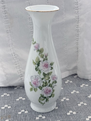 Handcrafted vase in tall - handcrafted, 7.5