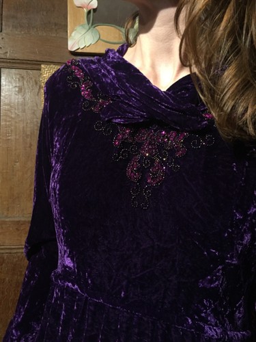 Circa 1940s purple - 1940s,