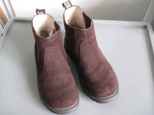 Child size ugg slip - 1,