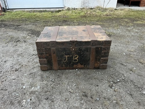 Victorian pine trunk - victorian,