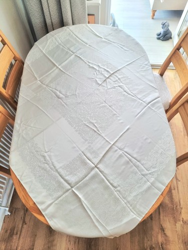 Large vintage white damask - large,