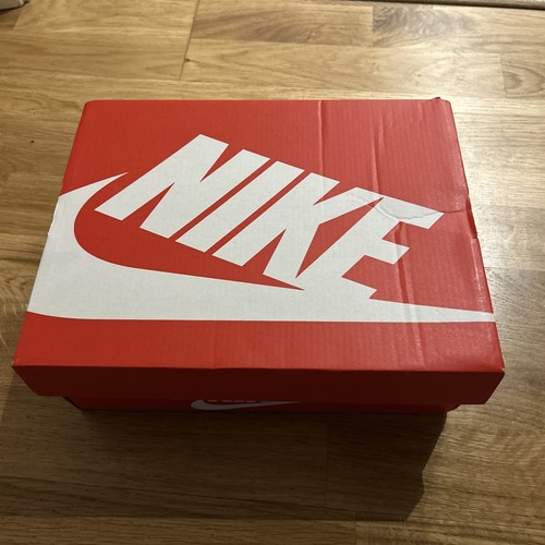 Empty nike shoe - , red