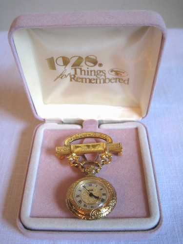 Vintage 1928 gold tone - 1928,