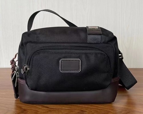 Tumi 222305 black shoulder - tumi,