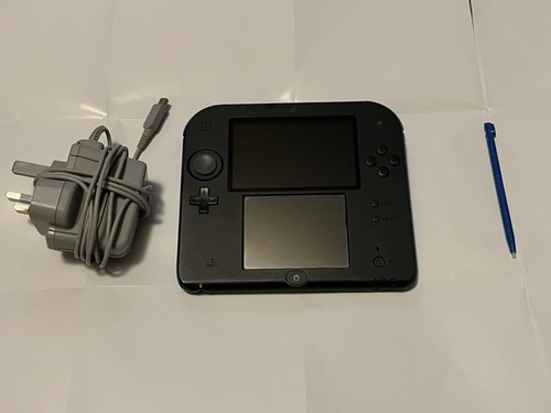 Black nintendo 2ds bundle - 2ds, with