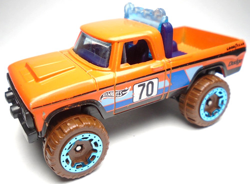 2020 hot wheels dodge - hot,