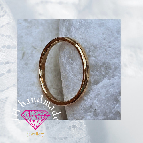 9ct solid gold light hammered - 9ct,