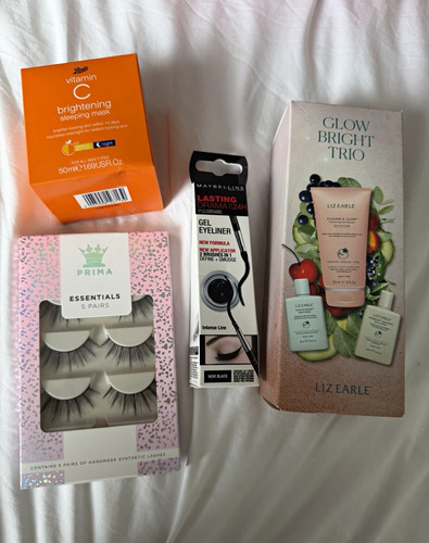 Mixed brands beauty - lot:, liz