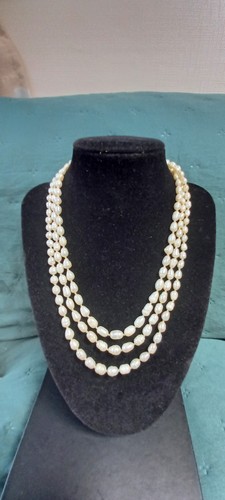 Vintage ttiple strand - ttiple,