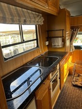 Horse box 7.5t with living  