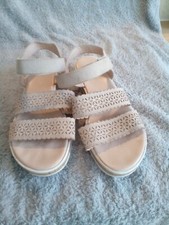 Ladies Lovely Beige A Gold Low