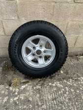 Land Rover Defender 16”