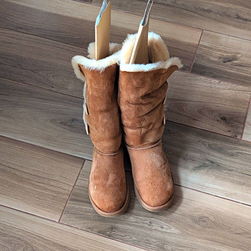Woman ugg boots - ugg, three