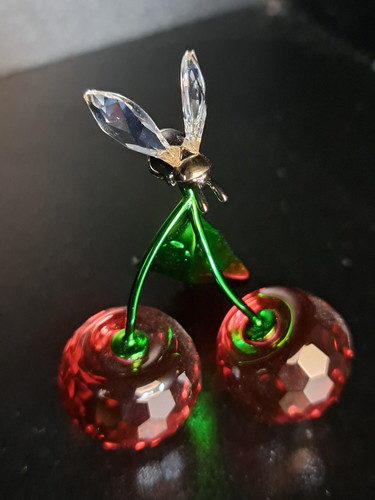 Swarovski crystal bee cherry - &,