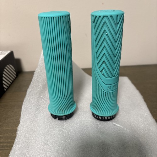 Large seafoam teal mountain - x,