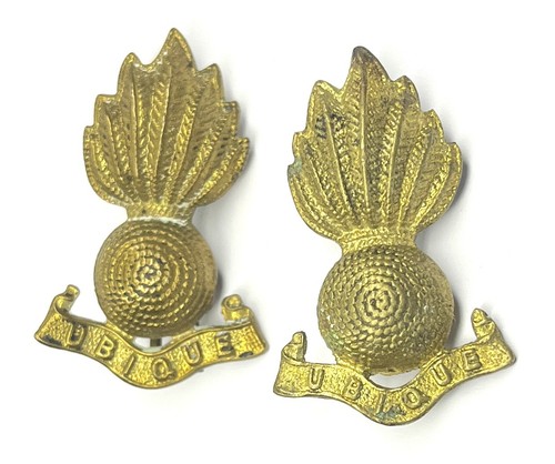 Royal artillery collar badge - collar,