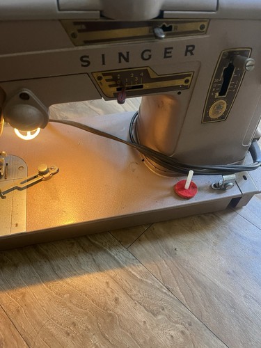 Vintage 1960s singer - singer, 328k