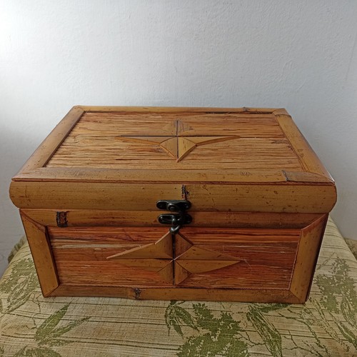 Vintage bamboo oriental box - bamboo,