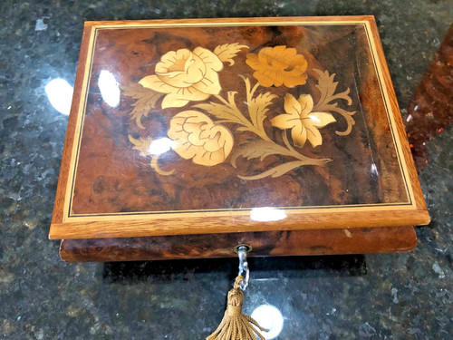 Vintage italian inlaid wooden - vintage,