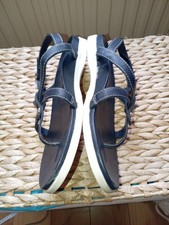 Vionic Leather Strappy Flat Sandals Navy Sz 7 Wide With Arch Support