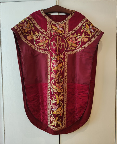 Red chasuble with embroidered - chasuble,