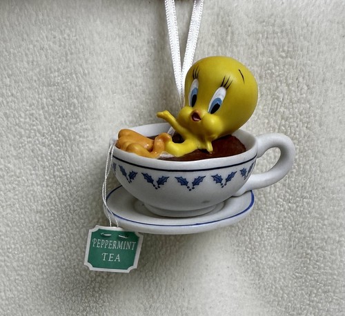 Tweety pie christmas tree - pie,