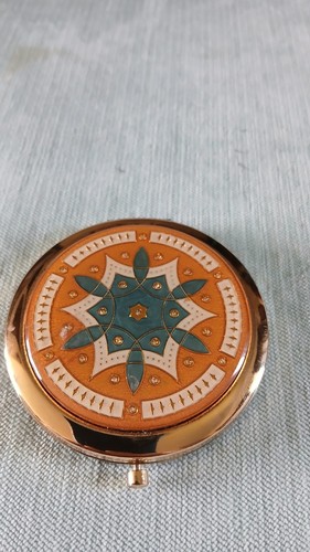 Compact mirror vintage perfect - compact,