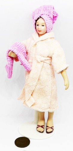 Dolls house woman pink - dolls, in