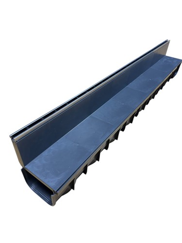 Slot drainage channel with - slot,