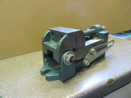 Adjustable dill press - , vice