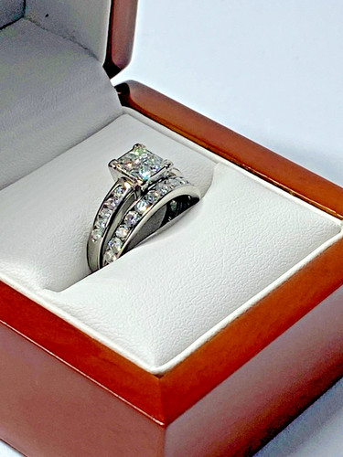 18ct gold ring 1ct - gold, natural