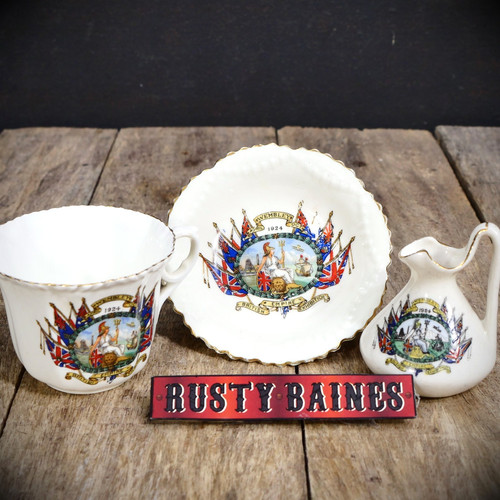 Small bundle crested china - bundle,
