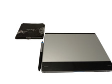 Wacom Intuos Pen and Touch Tablet Medium CTH-680 with Pen and Guide Unyested