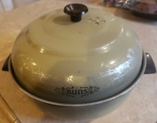 Vintage 1970s Mirro Bun Warmer