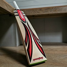 Gray-Nicolls Cricket Bat Quantum Red Off Cut SH - English Willow - 2lb 8 9 10 11