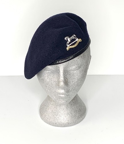 The queen own - own, beret