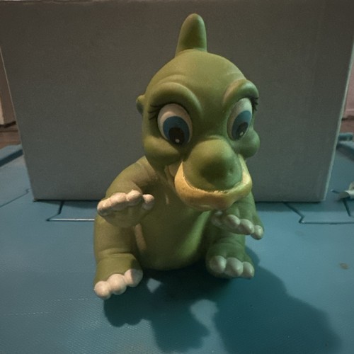 Vintage ducky plastic - ducky, land