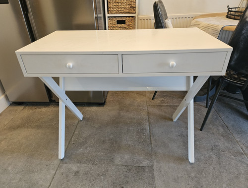 White wood computer desk with - wood,
