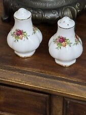 ROYAL ALBERT OLD COUNTRY ROSES SALT & PEPPER POTS 