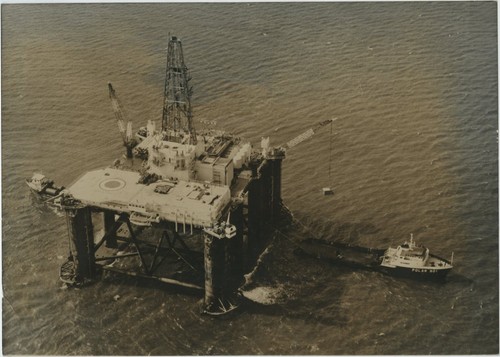 Sedco 702 oil rig north - sedco,