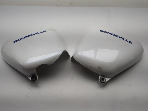 Triumph bonneville left - 08-16,